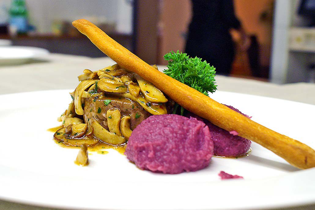 Kulinarisches, Kunst und Kultur - Schloss Kallmünz Bar Restaurant Meran